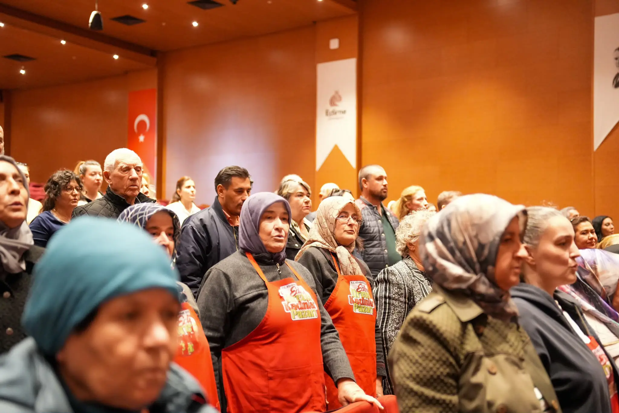 “EDİRNE BELEDİYESİ KADIN ÜRETİCİLERİ BİR ARAYA GETİRDİ” galeri görseli